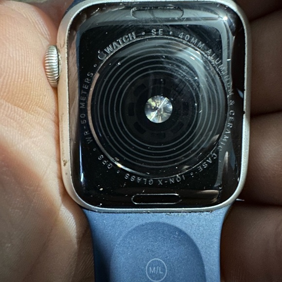 Apple Watch SE - Picture 3 of 3
